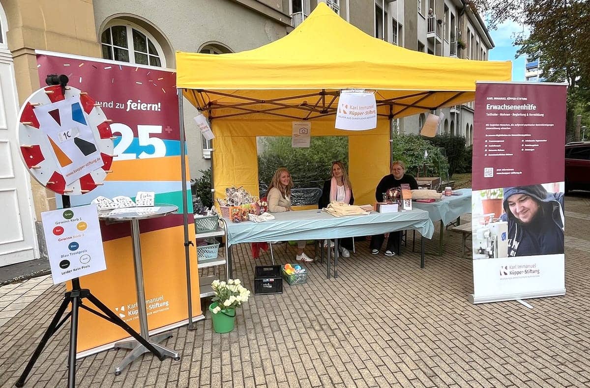 Karl-Immanuel-Kuepper-Stiftung Stand am Sommerfest SBK2025