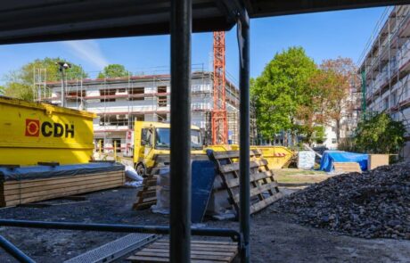 Karl-Immanuel-Kuepper-Stiftung Fortgang der Revitalisierung Ansicht Innenbereich mit Bauplatz